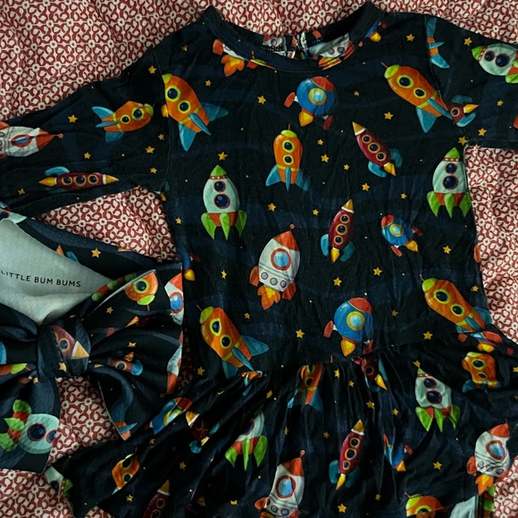 12-18 month outfits/sleepers for baby girl. (Part 1 of 2) - Picture 5 of 10